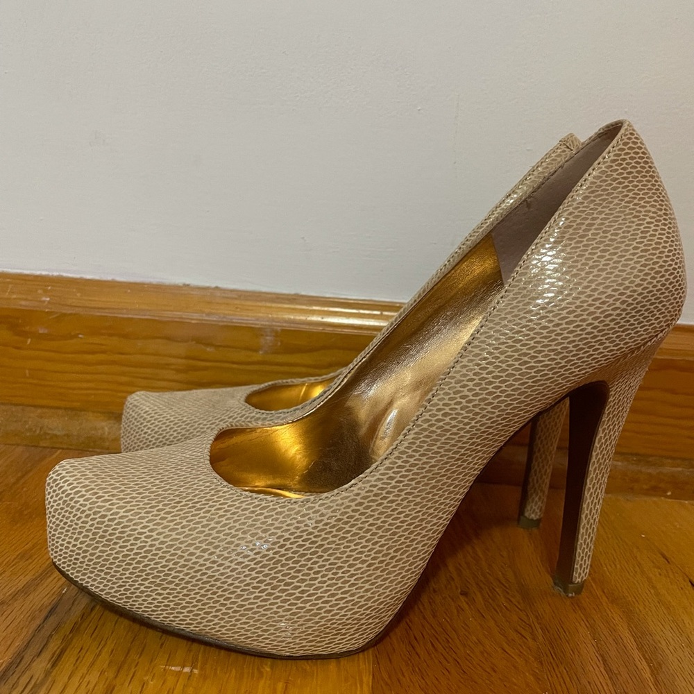 BCBGeneration Nude Snakeskin Heels (size 8) - Picture 4 of 7